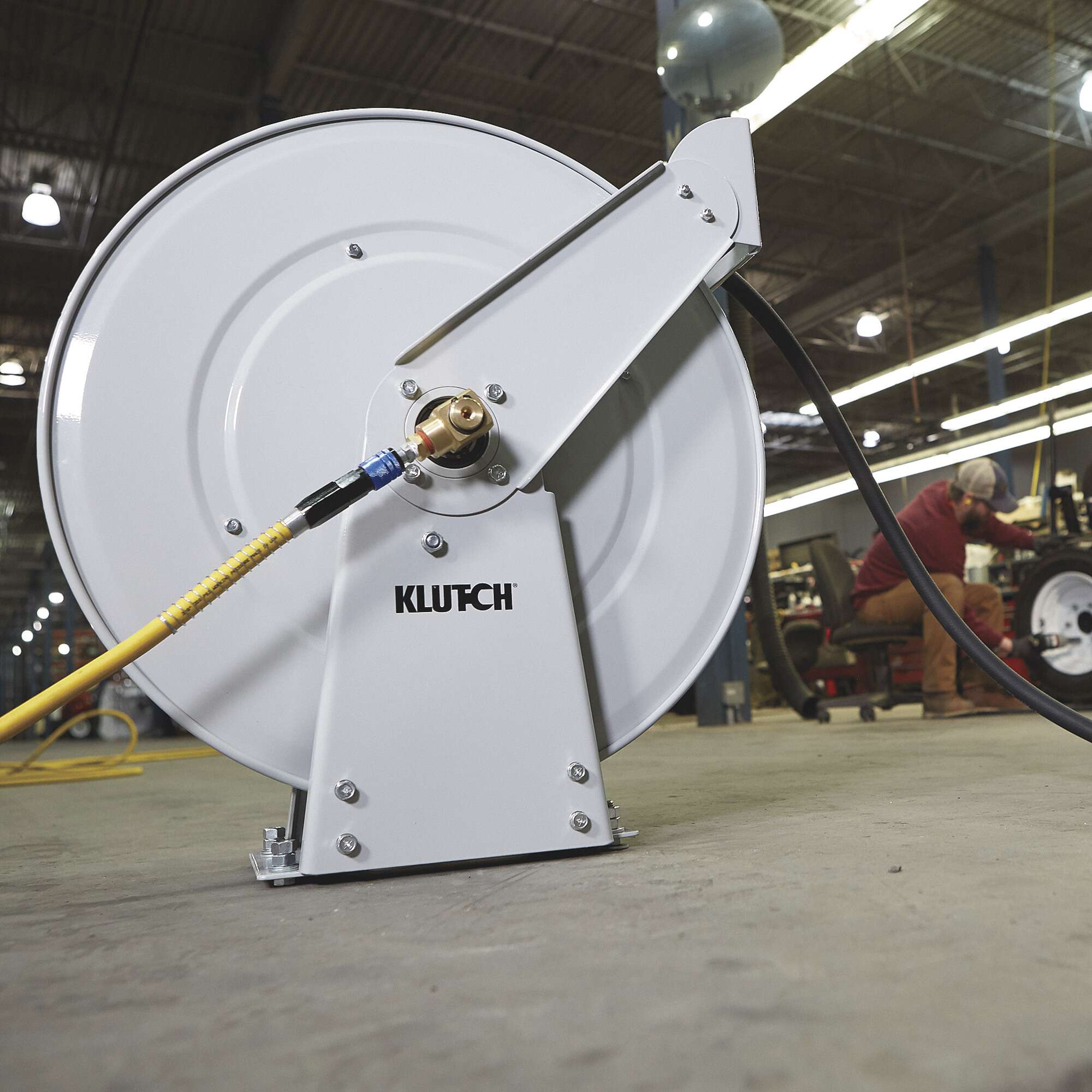 Klutch Spring Driven Air Hose Reel With 1/2in x 100ft NBR Rubber Hose