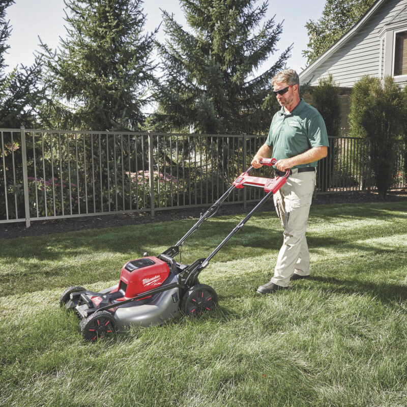 Milwaukee M18 FUEL Self-Propelled Dual Battery Cordless Lawn Mower Kit 21in